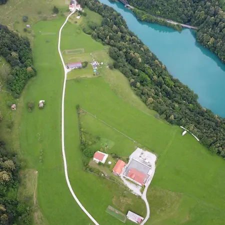 Apartma Patricija For 2 アパート