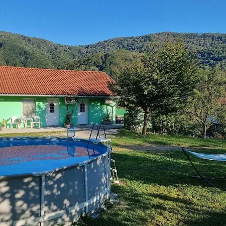 Apartma Patricija For 2 アパート トールミン